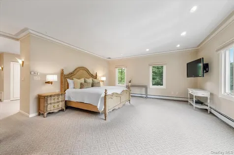 80 High Point Road Scarsdale NY 10583