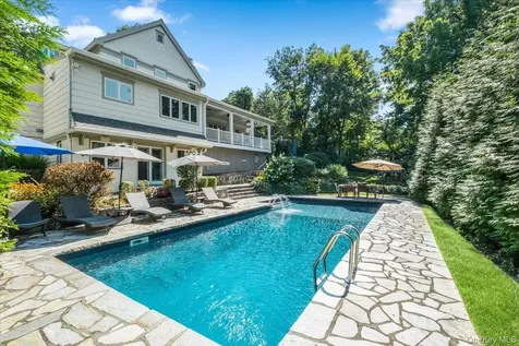 80 High Point Road Scarsdale NY 10583