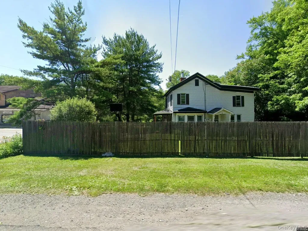 1229 Route 9g Hyde Park NY 12538