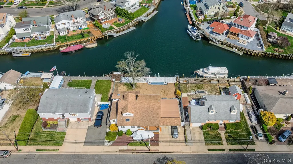 165 Gordon Place Freeport NY 11520