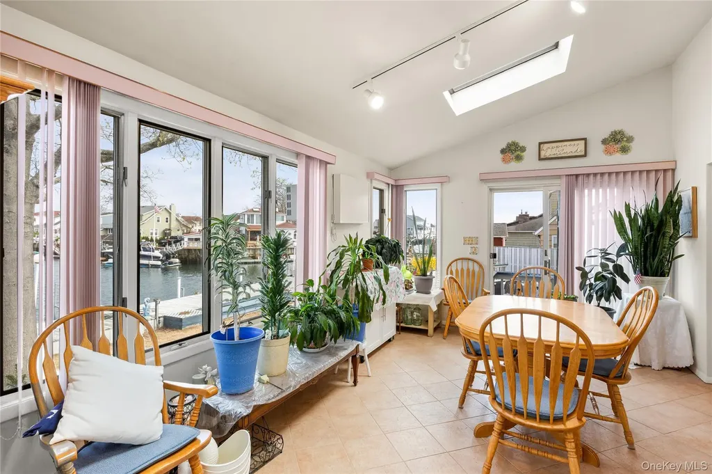 165 Gordon Place Freeport NY 11520