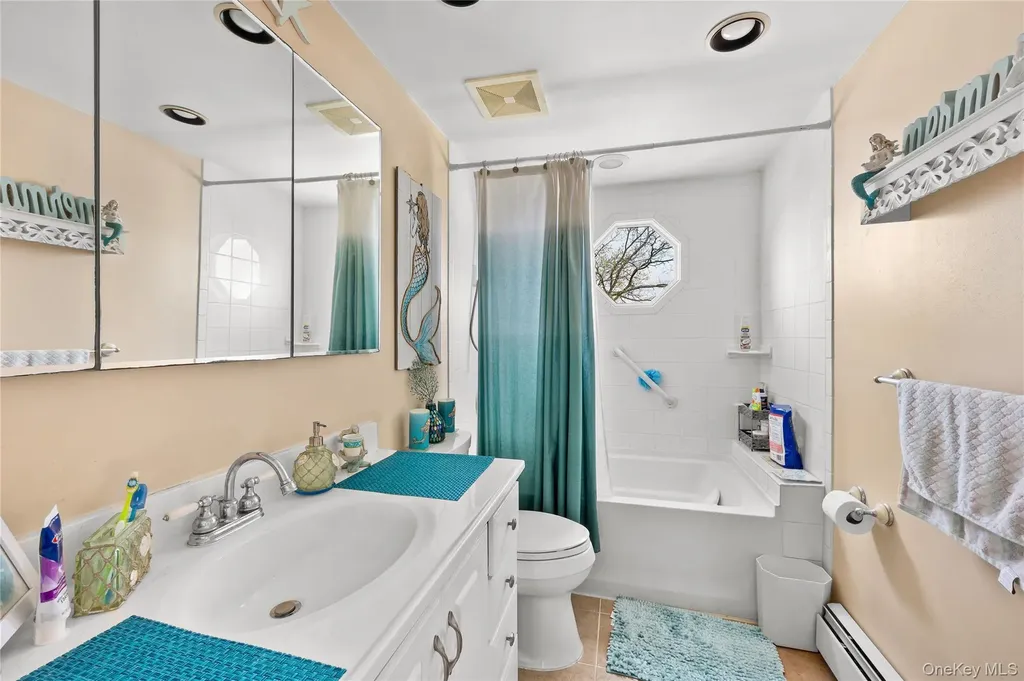 165 Gordon Place Freeport NY 11520