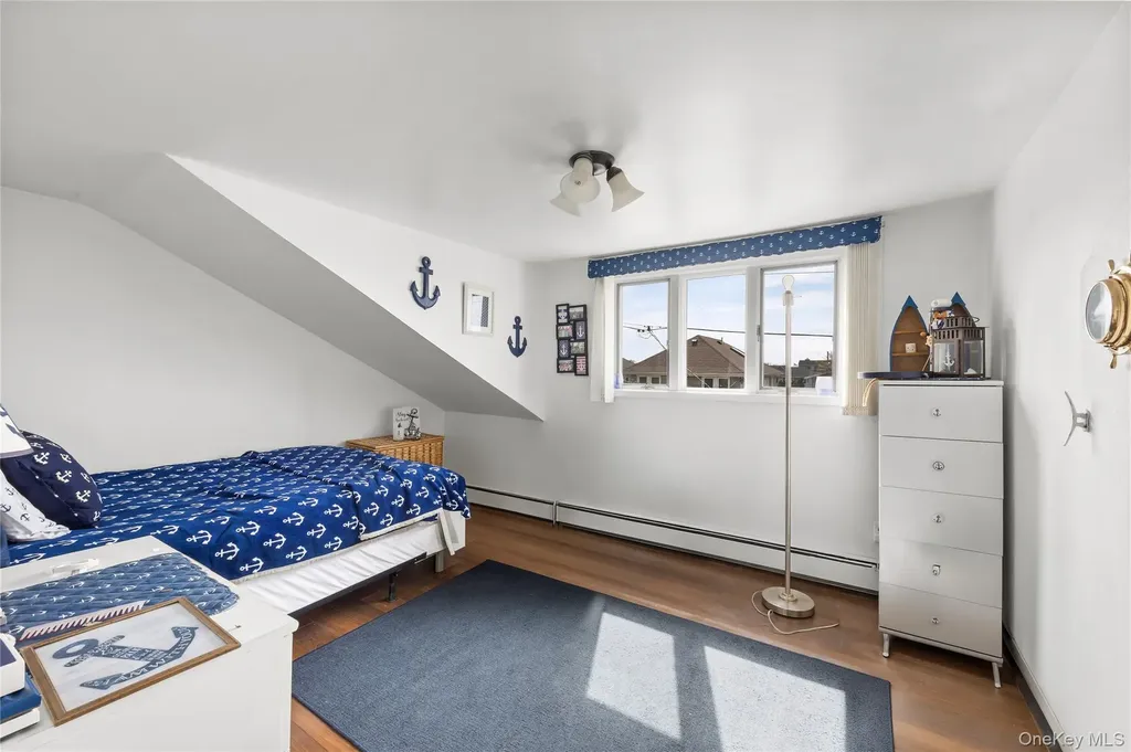 165 Gordon Place Freeport NY 11520