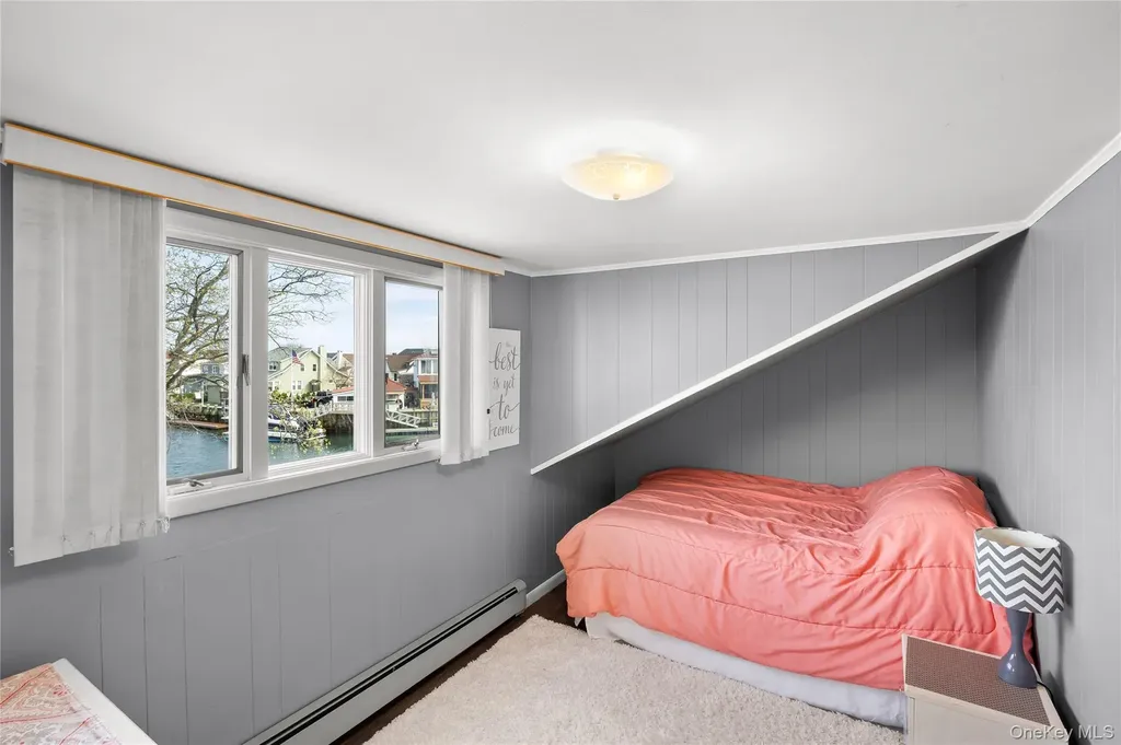 165 Gordon Place Freeport NY 11520