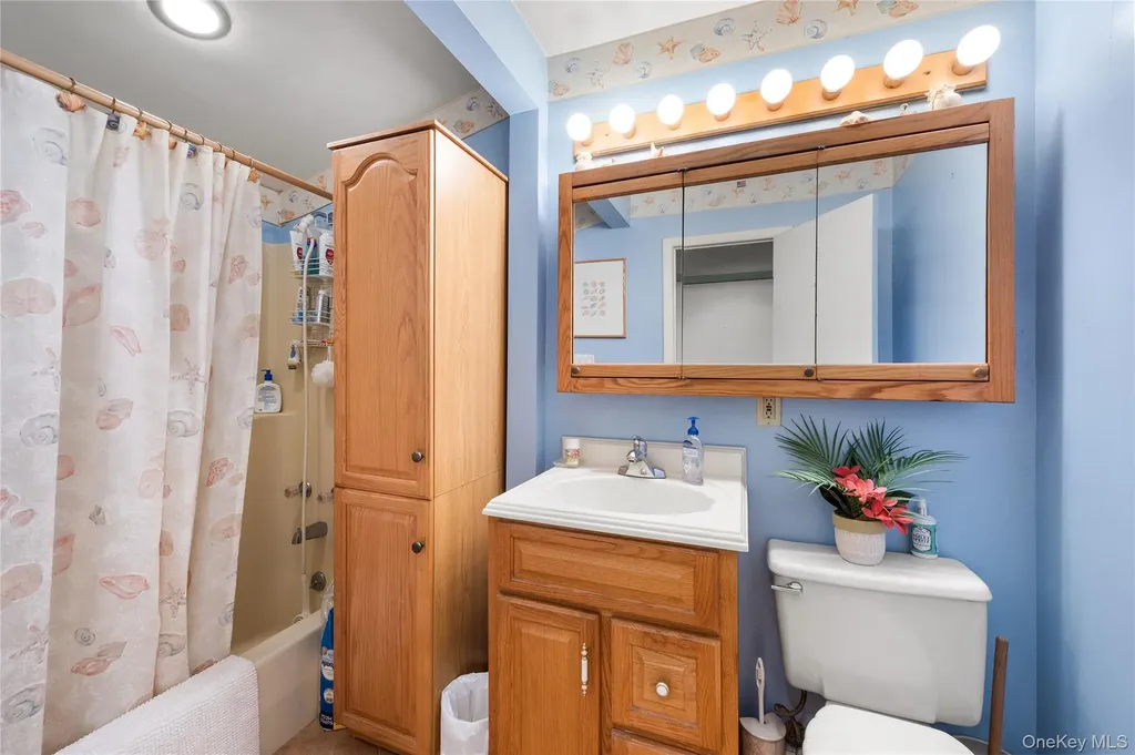 165 Gordon Place Freeport NY 11520
