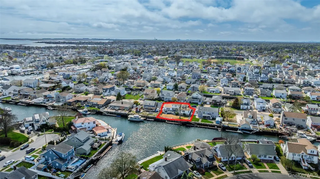 165 Gordon Place Freeport NY 11520