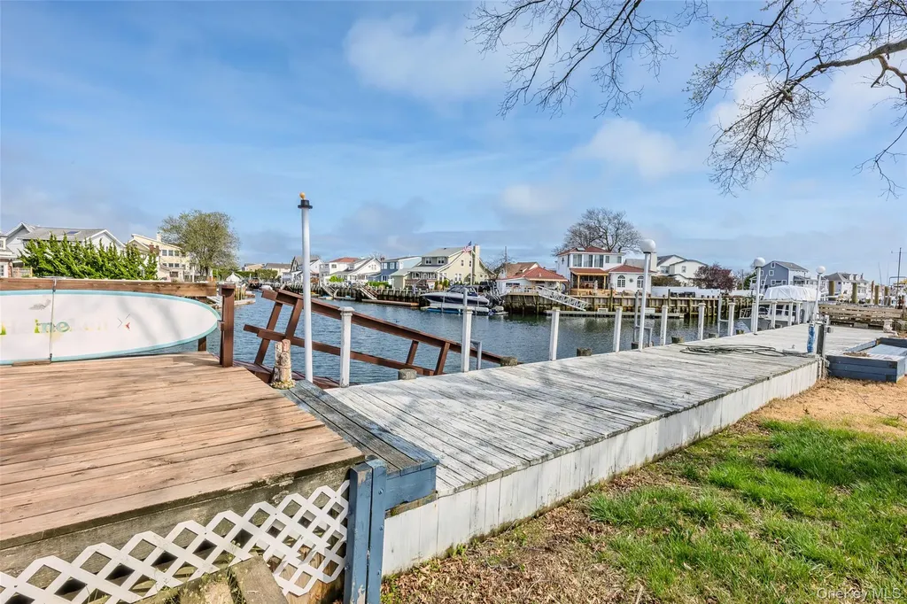 165 Gordon Place Freeport NY 11520