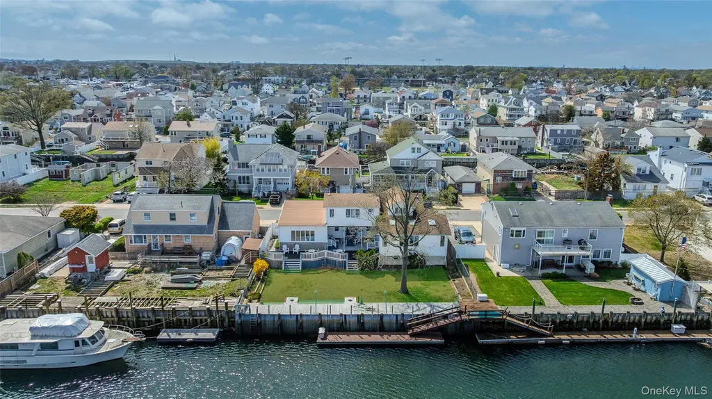 165 Gordon Place Freeport NY 11520