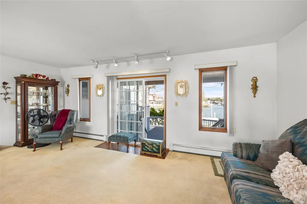 165 Gordon Place Freeport NY 11520