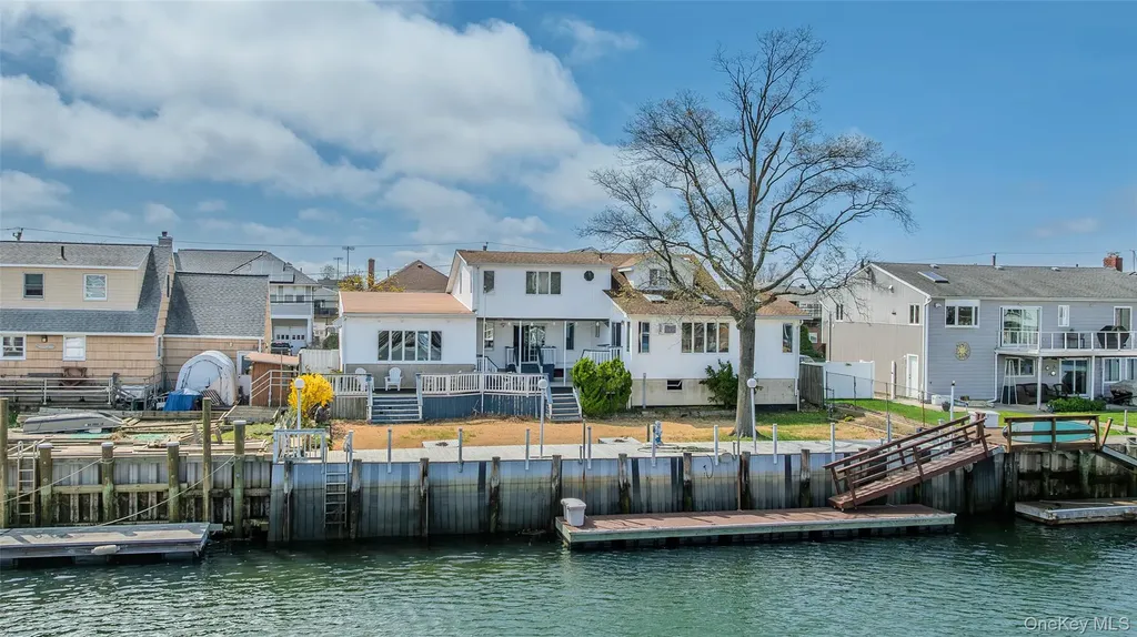 165 Gordon Place Freeport NY 11520