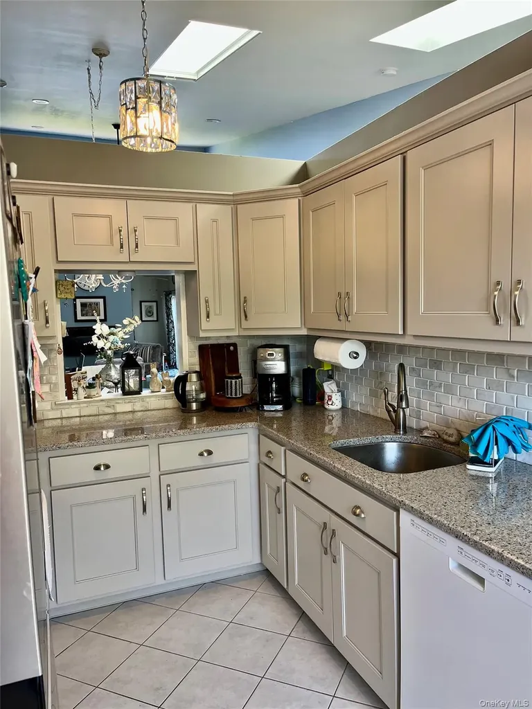 735 Spring Lake Drive Middle Island NY 11953