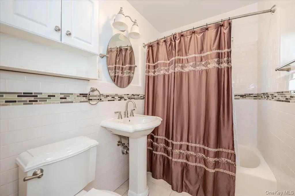 812 Swinton Avenue Bronx NY 10465
