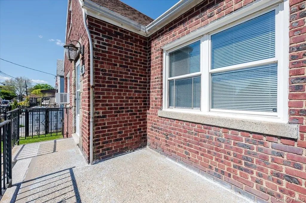 812 Swinton Avenue Bronx NY 10465