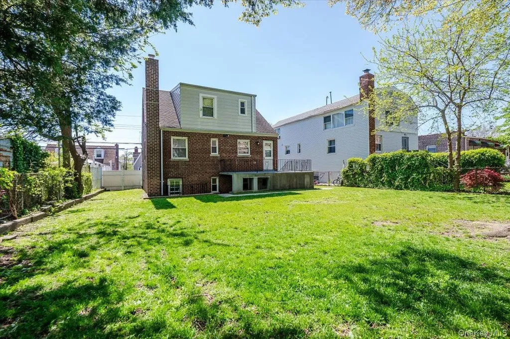 812 Swinton Avenue Bronx NY 10465