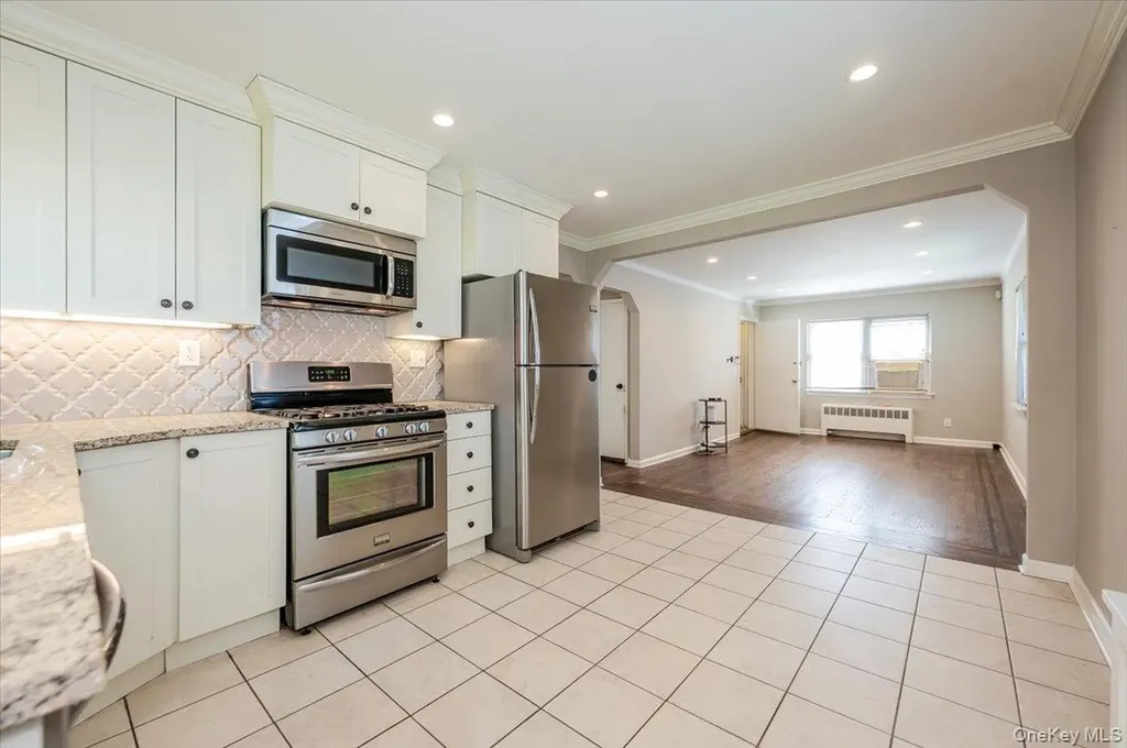 812 Swinton Avenue Bronx NY 10465