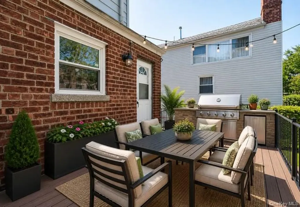 812 Swinton Avenue Bronx NY 10465
