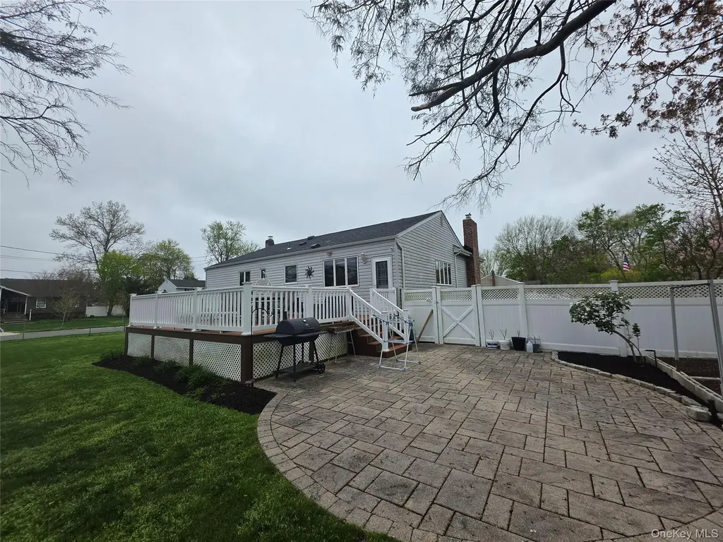 37 Jonquill Lane Kings Park NY 11754