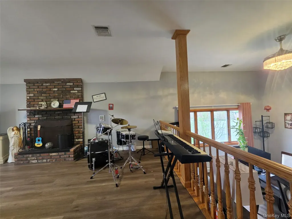 37 Jonquill Lane Kings Park NY 11754