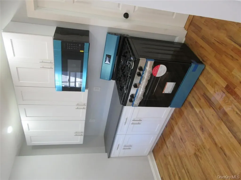 949 E 213th Street Bronx NY 10469
