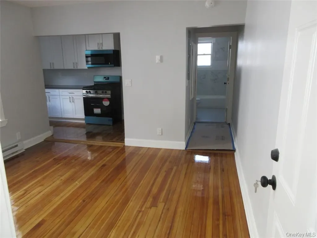 949 E 213th Street Bronx NY 10469