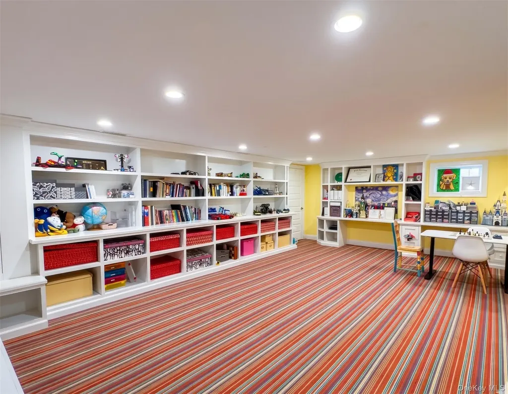 5 Eaton Lane Scarsdale NY 10583