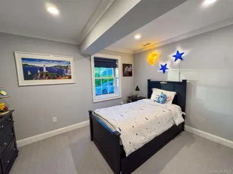 5 Eaton Lane Scarsdale NY 10583