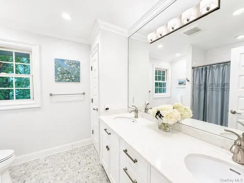 5 Eaton Lane Scarsdale NY 10583