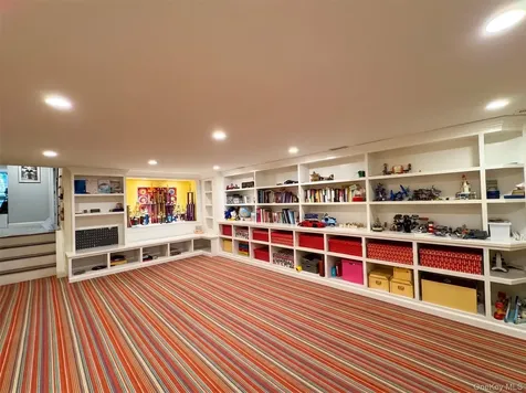 5 Eaton Lane Scarsdale NY 10583