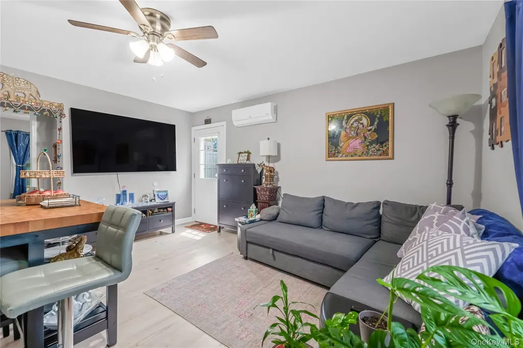 24 Sabre Drive Selden NY 11784