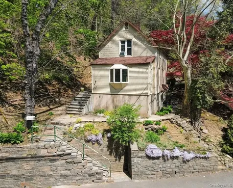 18 Columbus Avenue Valhalla NY 10595