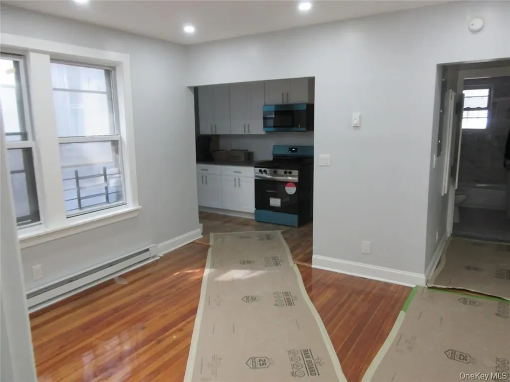 949 E 213th Street Bronx NY 10469