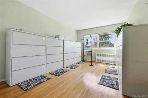 26505 Hillside Avenue Floral Park NY 11004