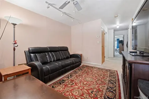 26505 Hillside Avenue Floral Park NY 11004