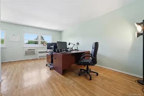 26505 Hillside Avenue Floral Park NY 11004