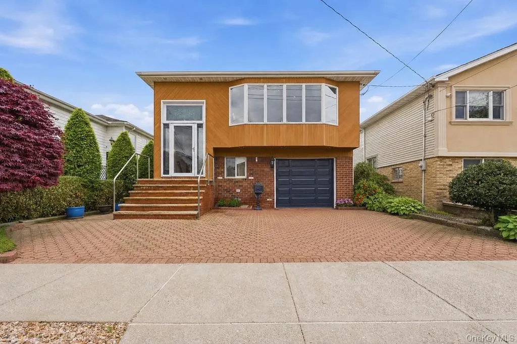 162-19 85th Street Howard Beach NY 11414