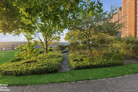 180 Cabrini Boulevard New York (manhattan) NY 10033