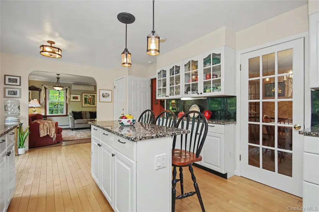 1 Cliffside Lane Bedford Corners NY 10549