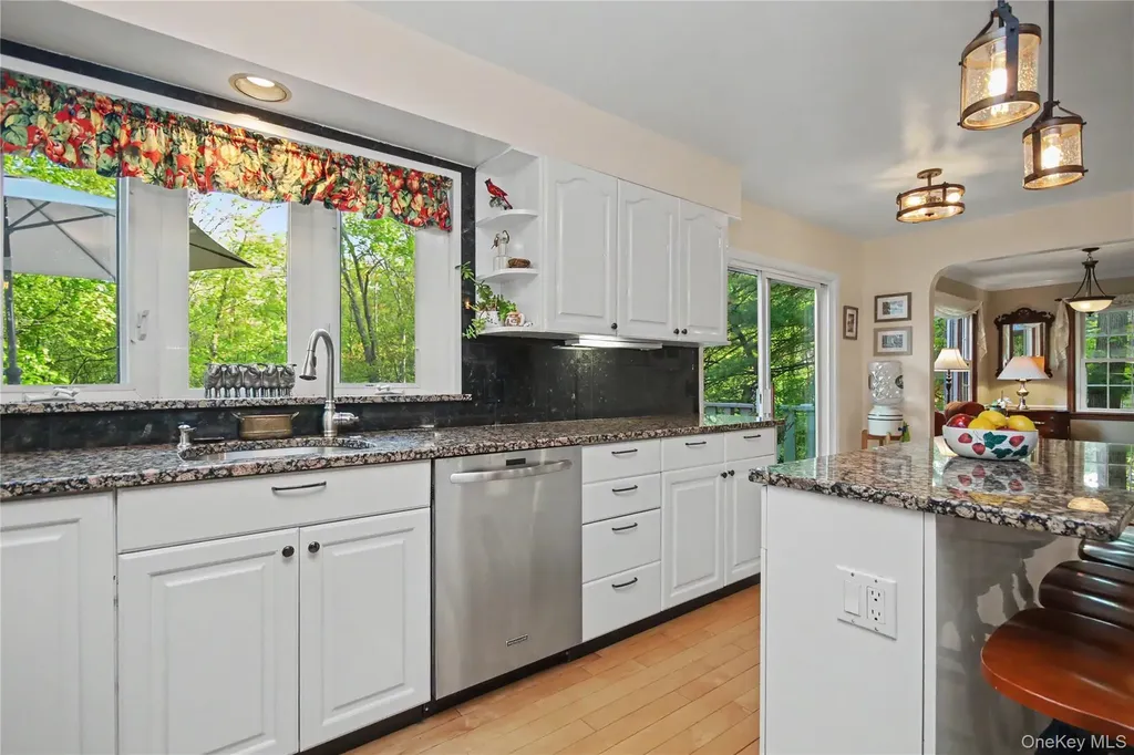 1 Cliffside Lane Bedford Corners NY 10549
