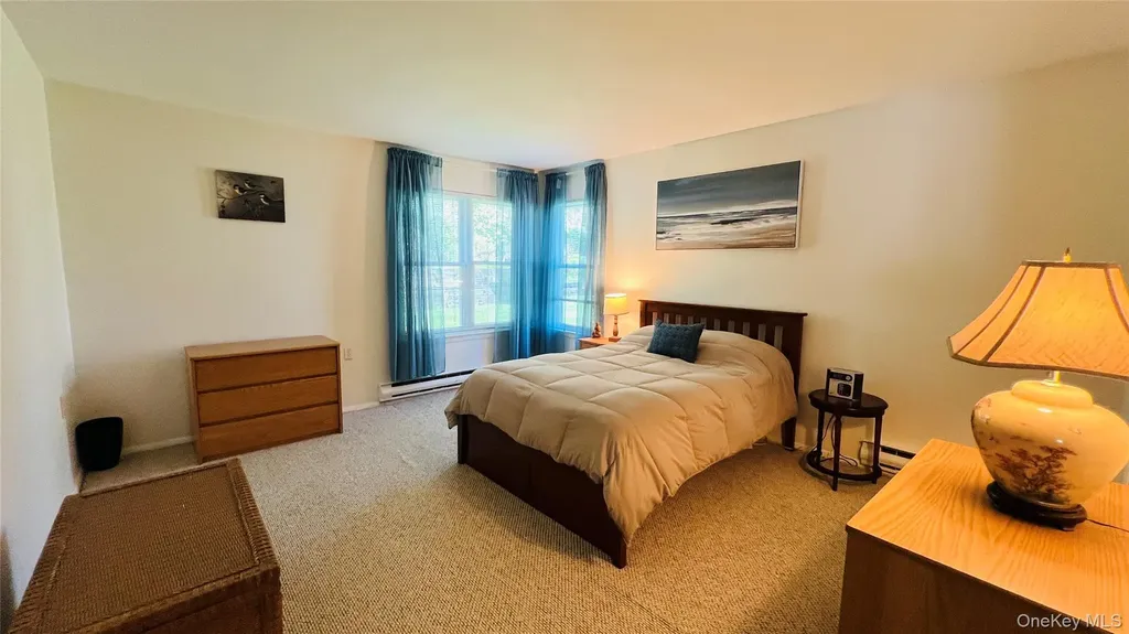 541 Stratford Lane Ridge NY 11961