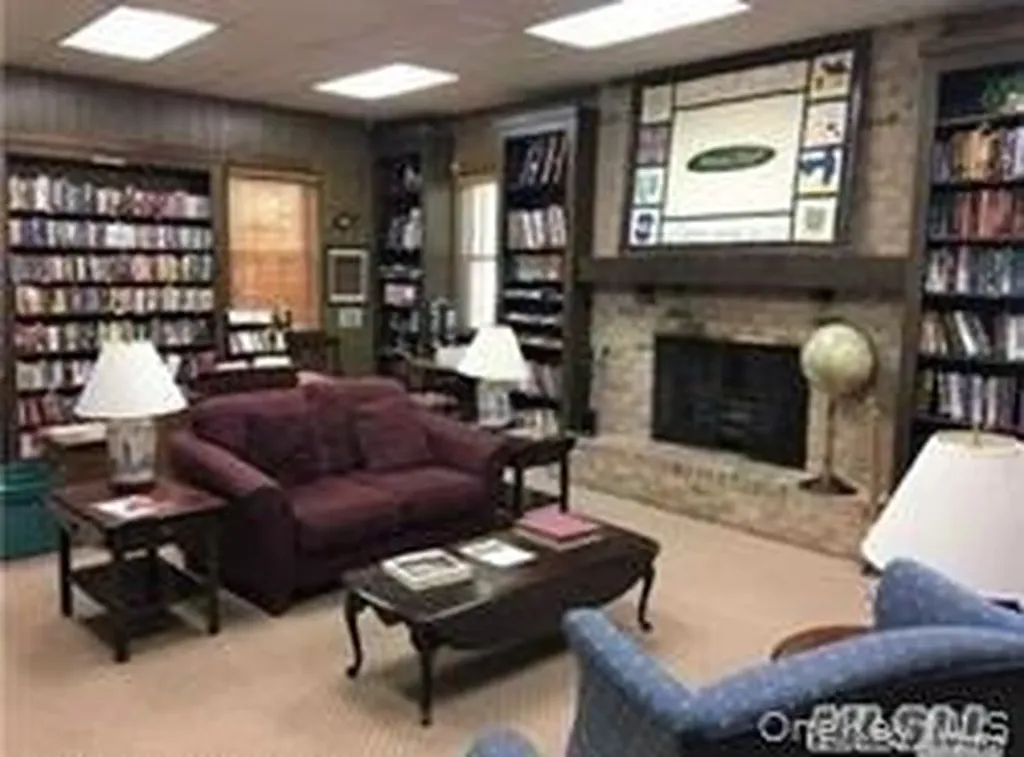 541 Stratford Lane Ridge NY 11961