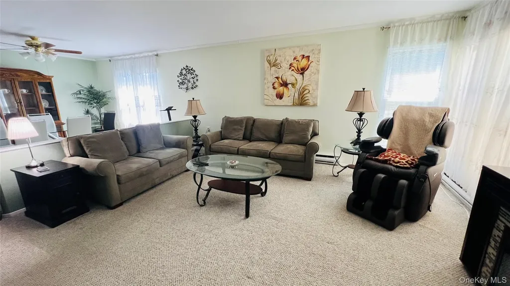 541 Stratford Lane Ridge NY 11961