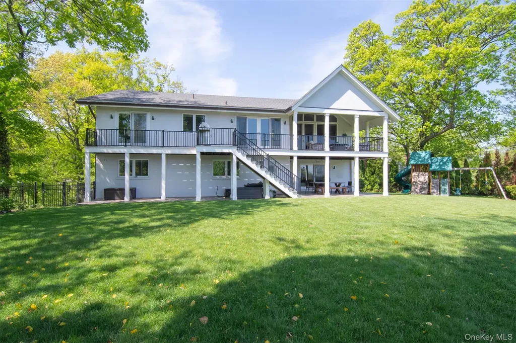 8 Shoreview Circle Pelham NY 10803