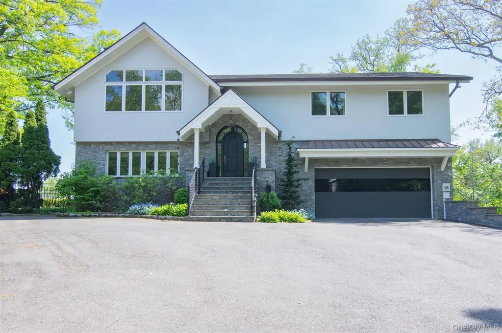 8 Shoreview Circle Pelham NY 10803