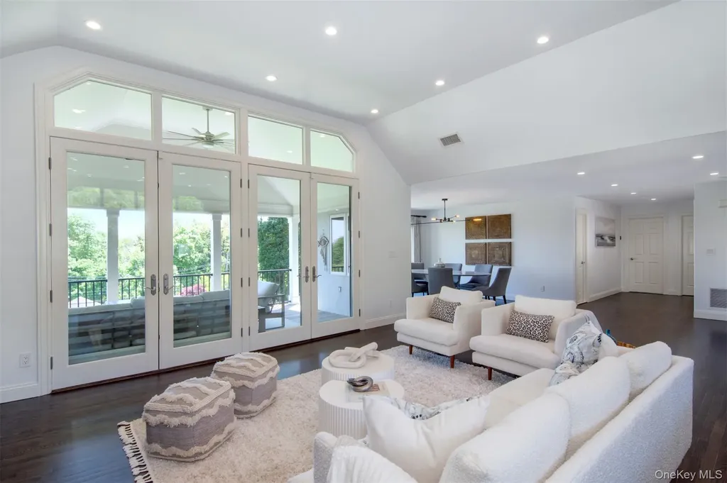 8 Shoreview Circle Pelham NY 10803