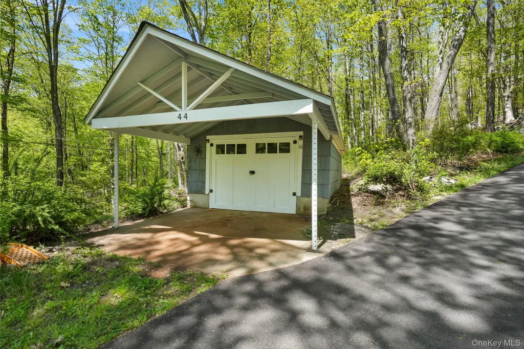 44 Tompkins Road Carmel NY 10512