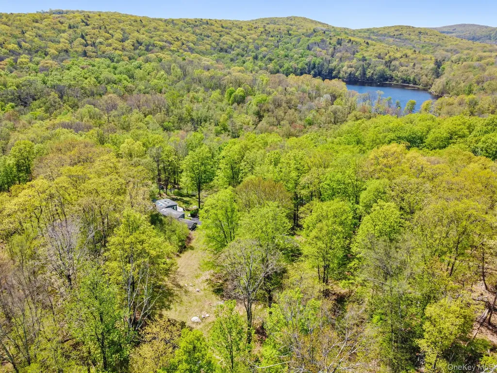 44 Tompkins Road Carmel NY 10512