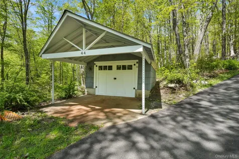 44 Tompkins Road Carmel NY 10512