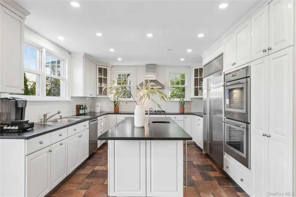 3 Vanderburgh Avenue Larchmont NY 10538