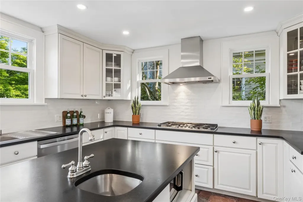 3 Vanderburgh Avenue Larchmont NY 10538