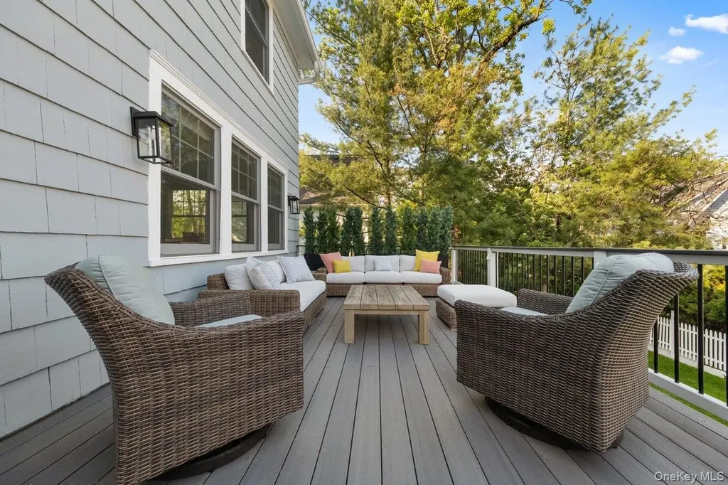 3 Vanderburgh Avenue Larchmont NY 10538
